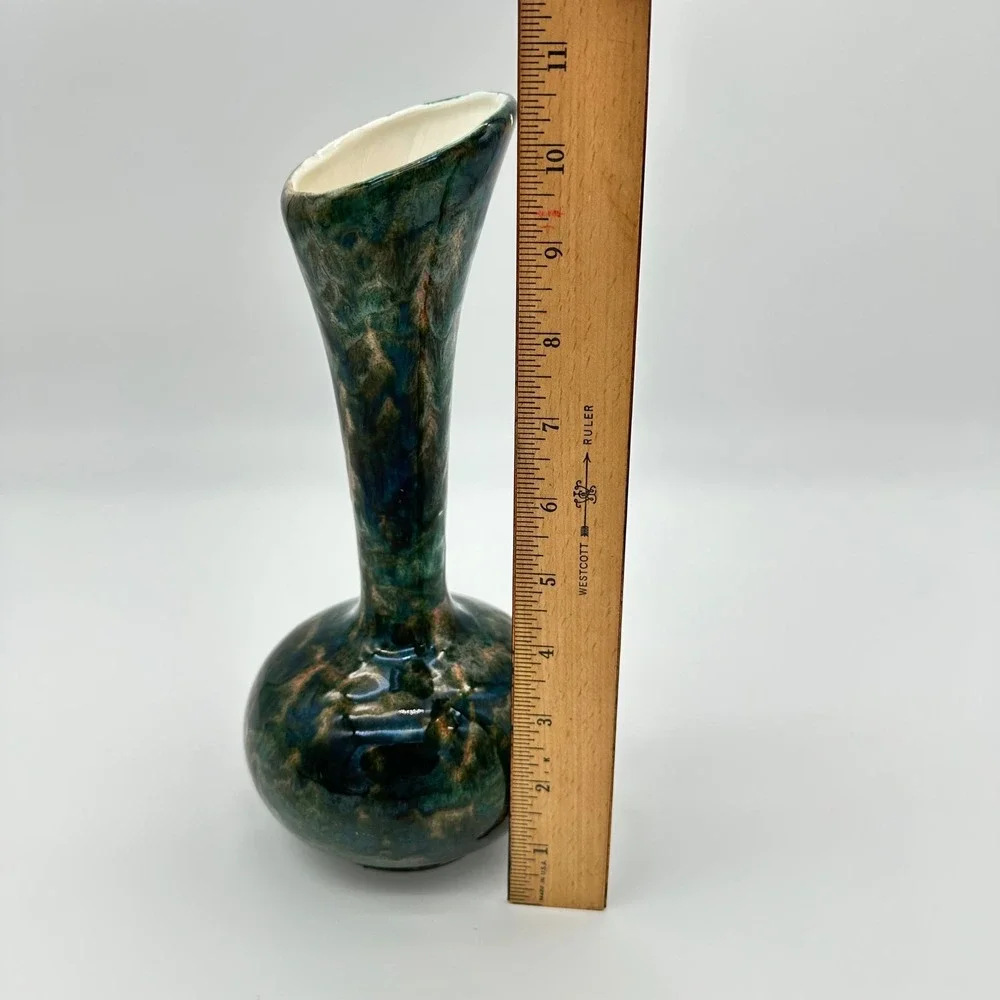 Blue Mountain Pottery Bud Vase 383 8.5